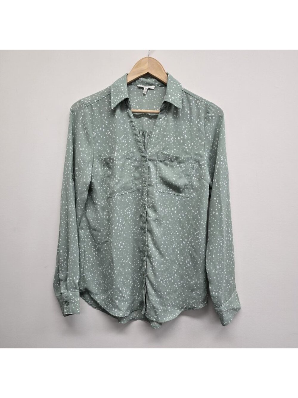Maurices Roll Tab Button Up Shirt Womens Size XS Work to Weekend Casual Green